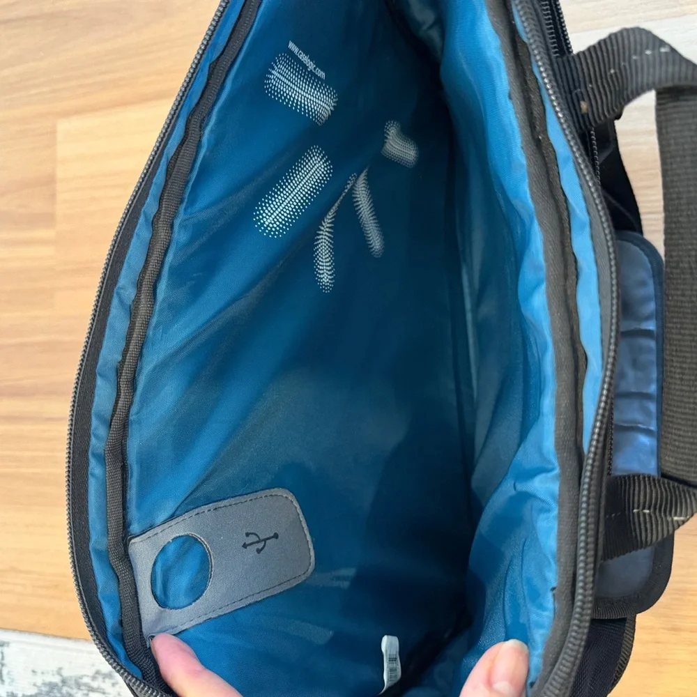 Case Logic Laptop Messenger Bag